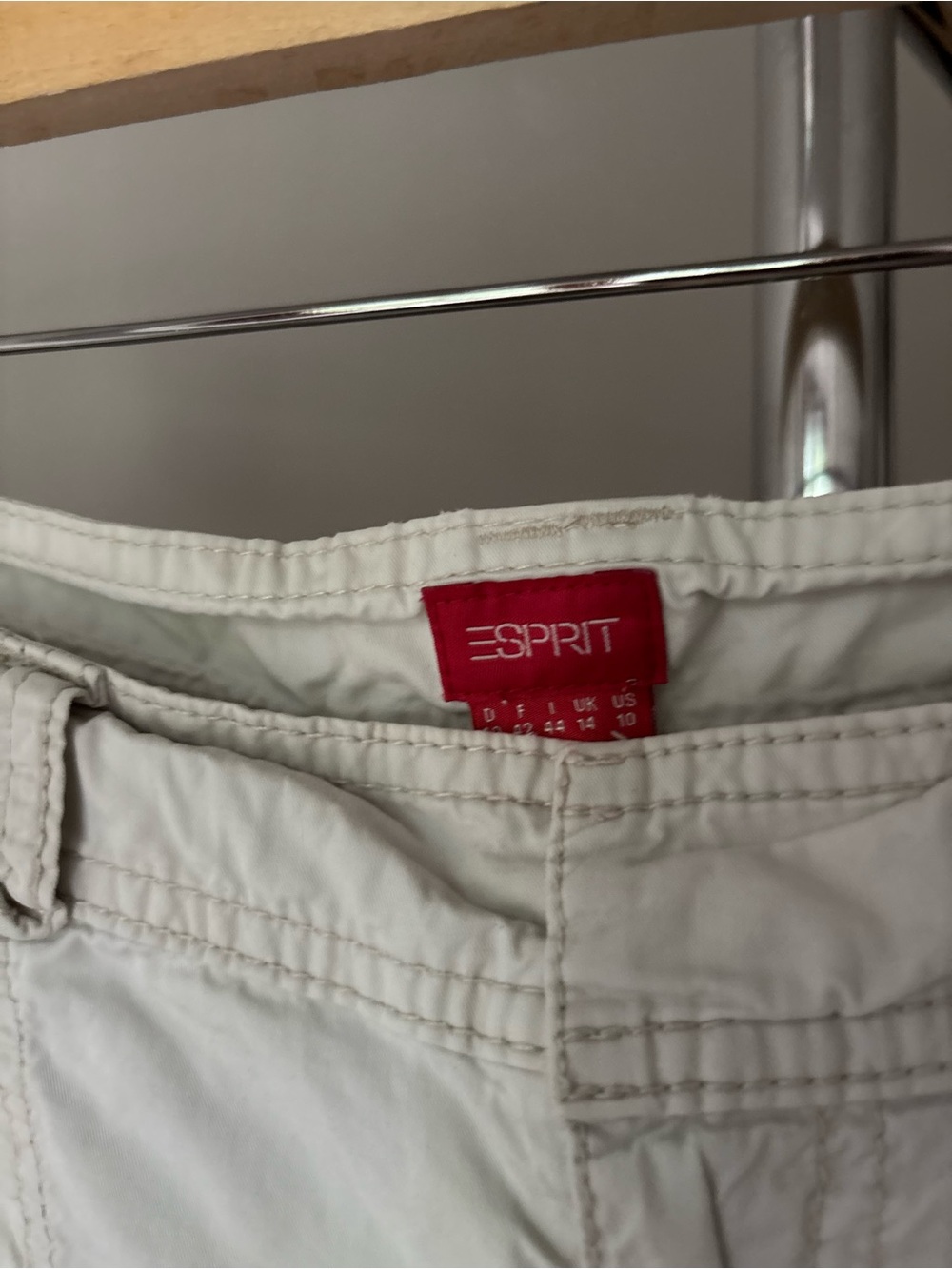 Y2K Cotton Cargo Capris | Size 32” - Picture 3 of 4